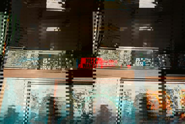 Raccolta storica di fotografie in mostra tra i vicoli: i volti della Genova che fu